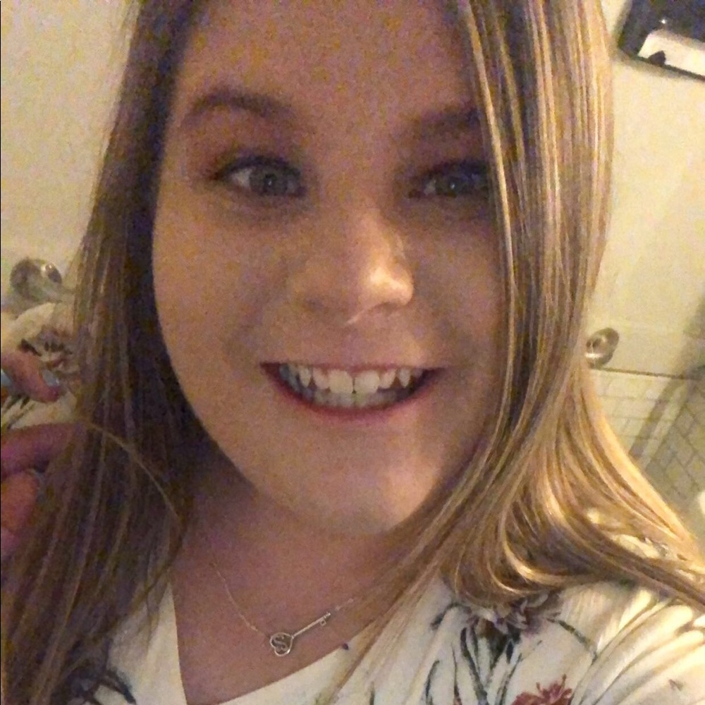 Meet your Posher, Kelsey